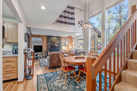Tiny photo for 57328 Mountain View Lane, Sunriver, OR 97707 (MLS # 220210301)