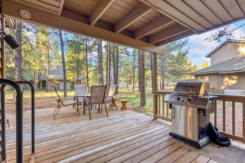 Tiny photo for 57328 Mountain View Lane, Sunriver, OR 97707 (MLS # 220210301)