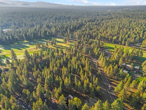 Tiny photo for 57328 Mountain View Lane, Sunriver, OR 97707 (MLS # 220210301)