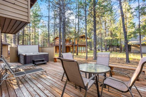 Tiny photo for 57328 Mountain View Lane, Sunriver, OR 97707 (MLS # 220210301)