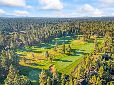 Tiny photo for 57328 Mountain View Lane, Sunriver, OR 97707 (MLS # 220210301)