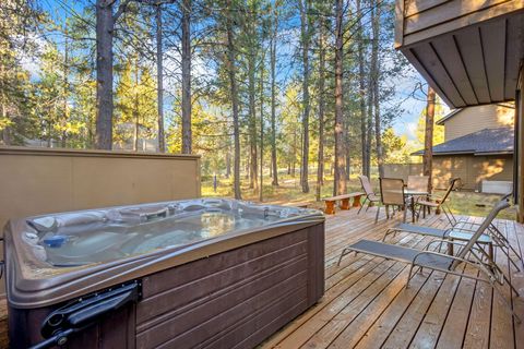Tiny photo for 57328 Mountain View Lane, Sunriver, OR 97707 (MLS # 220210301)