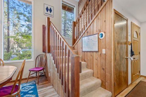 Tiny photo for 57328 Mountain View Lane, Sunriver, OR 97707 (MLS # 220210301)