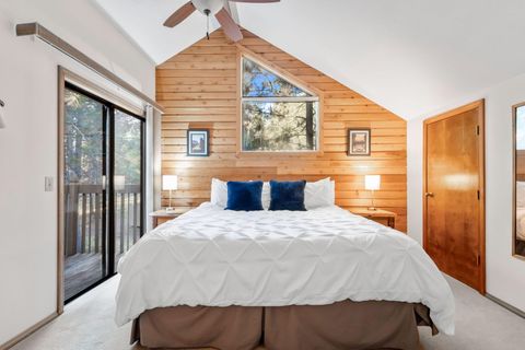Tiny photo for 57328 Mountain View Lane, Sunriver, OR 97707 (MLS # 220210301)