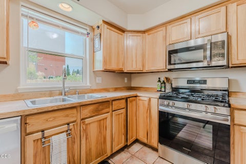 Tiny photo for 61055 Borden Drive, Bend, OR 97702 (MLS # 220225742)