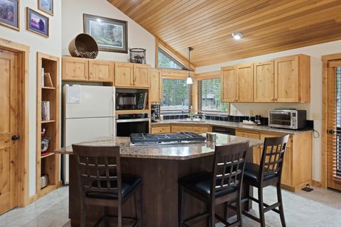 Tiny photo for 57809 Mount Rainier Lane #11, Sunriver, OR 97707 (MLS # 220217402)