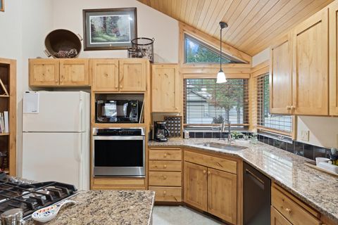 Tiny photo for 57809 Mount Rainier Lane #11, Sunriver, OR 97707 (MLS # 220217402)