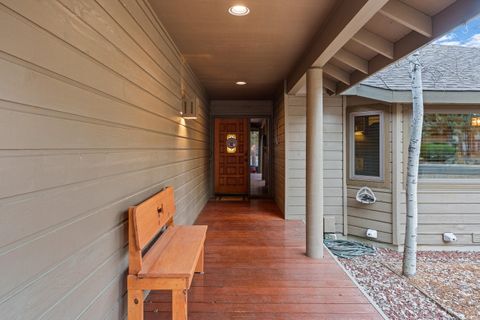 Tiny photo for 57809 Mount Rainier Lane #11, Sunriver, OR 97707 (MLS # 220217402)