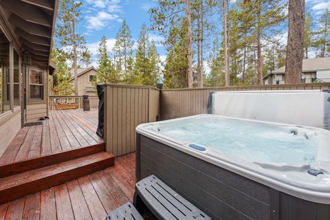 Tiny photo for 57809 Mount Rainier Lane #11, Sunriver, OR 97707 (MLS # 220217402)