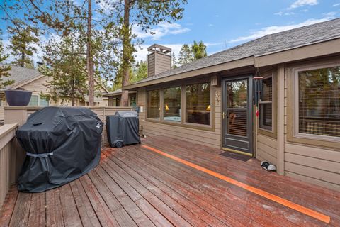 Tiny photo for 57809 Mount Rainier Lane #11, Sunriver, OR 97707 (MLS # 220217402)