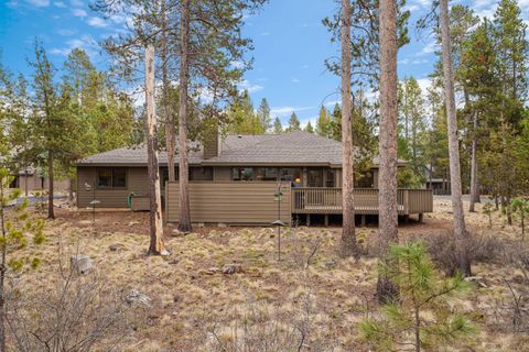 Tiny photo for 57809 Mount Rainier Lane #11, Sunriver, OR 97707 (MLS # 220217402)