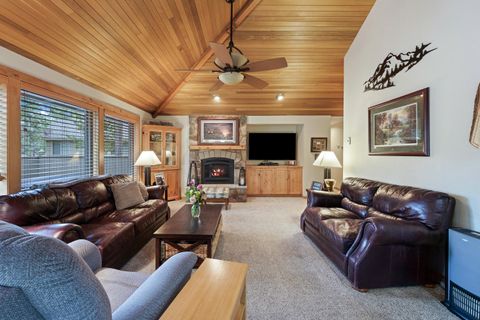 Tiny photo for 57809 Mount Rainier Lane #11, Sunriver, OR 97707 (MLS # 220217402)