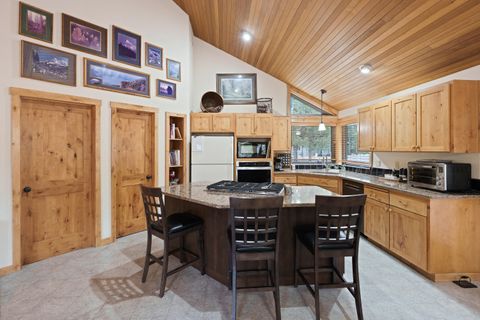 Tiny photo for 57809 Mount Rainier Lane #11, Sunriver, OR 97707 (MLS # 220217402)