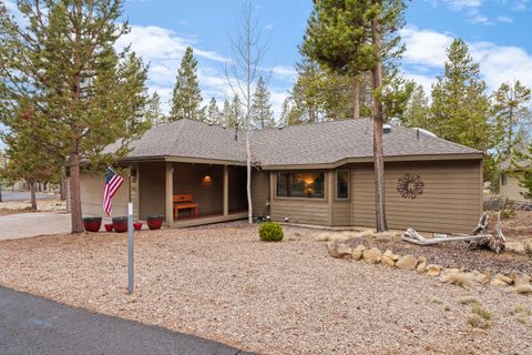 Tiny photo for 57809 Mount Rainier Lane #11, Sunriver, OR 97707 (MLS # 220217402)