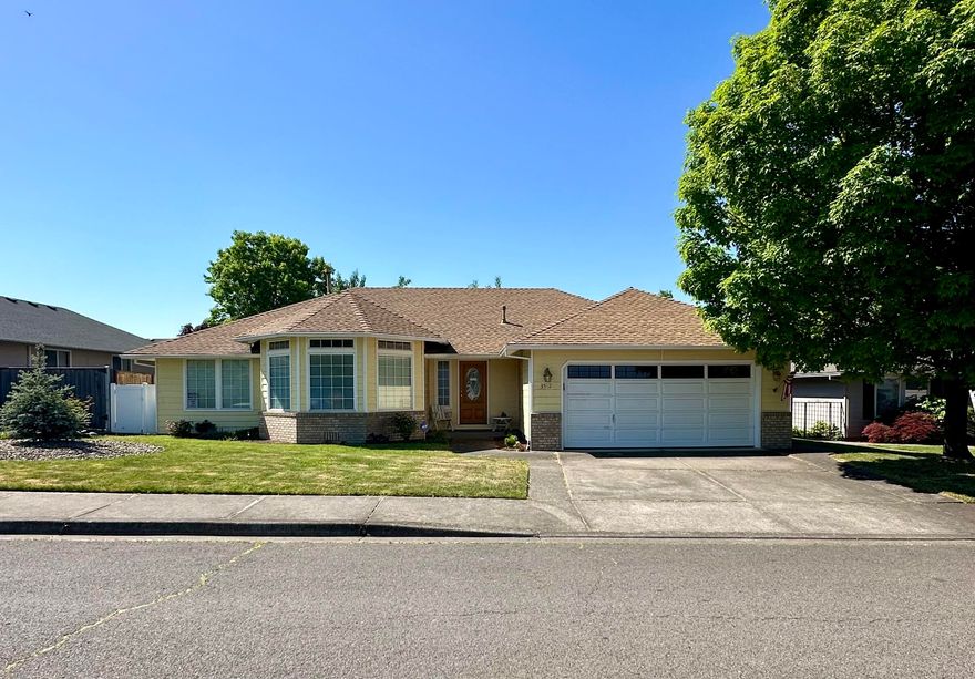 Located in desirable Larson Creek Estates, this beautiful single-level 1,968 sq. ft. home offers 3 bedrooms, 2 full baths, and sits on a landscaped 0.19-acre lot with a spacious cedar deck—perfect for entertaining. The well-designed floor plan features formal living and dining rooms, a large kitchen with breakfast nook, and a cozy family room with a gas fireplace. Enjoy living in one of East Medford's most sought-after neighborhoods, close to golf, shopping, dining, and top medical and dental facilities. Don't miss this opportunity—schedule your private tour today!