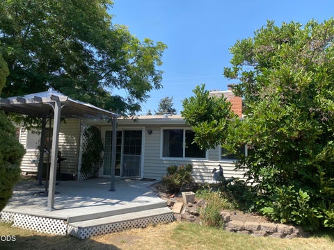 Tiny photo for 2433 Redwood Drive, Klamath Falls, OR 97601 (MLS # 220226628)