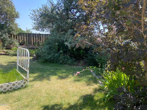 Tiny photo for 2433 Redwood Drive, Klamath Falls, OR 97601 (MLS # 220226628)