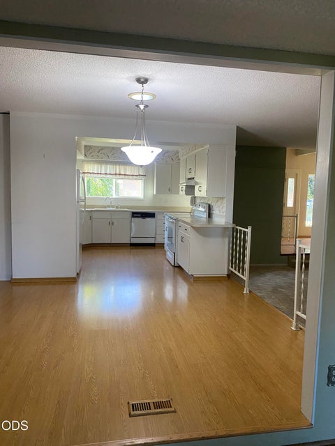 Tiny photo for 2433 Redwood Drive, Klamath Falls, OR 97601 (MLS # 220226628)