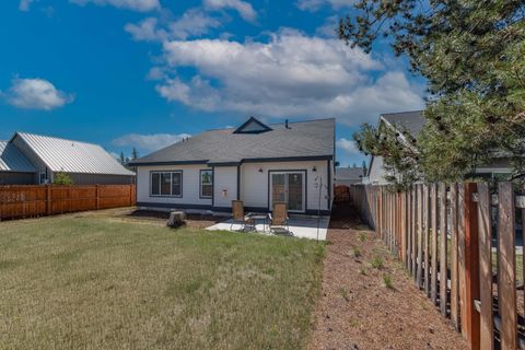 Tiny photo for 16662 Cabin Lake Lane, La Pine, OR 97739 (MLS # 220200615)