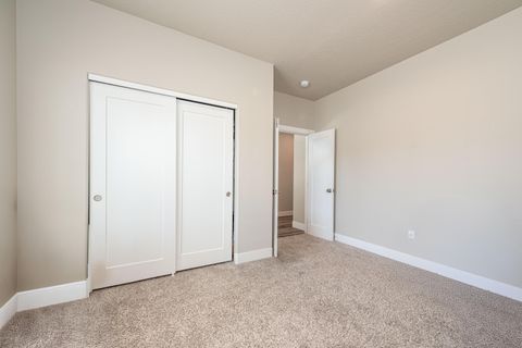 Tiny photo for 16662 Cabin Lake Lane, La Pine, OR 97739 (MLS # 220200615)