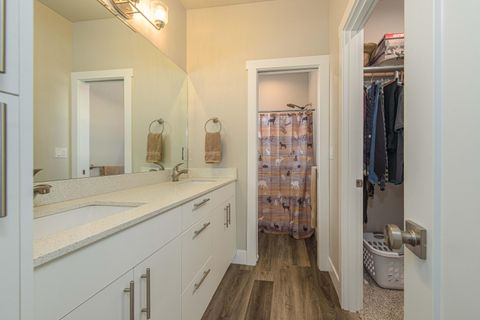 Tiny photo for 16662 Cabin Lake Lane, La Pine, OR 97739 (MLS # 220200615)