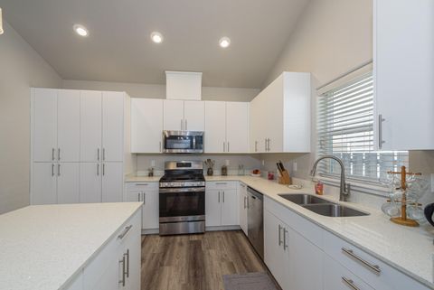 Tiny photo for 16662 Cabin Lake Lane, La Pine, OR 97739 (MLS # 220200615)