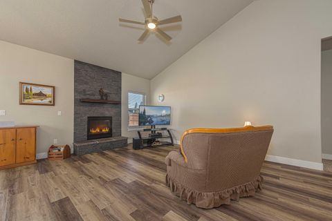 Tiny photo for 16662 Cabin Lake Lane, La Pine, OR 97739 (MLS # 220200615)