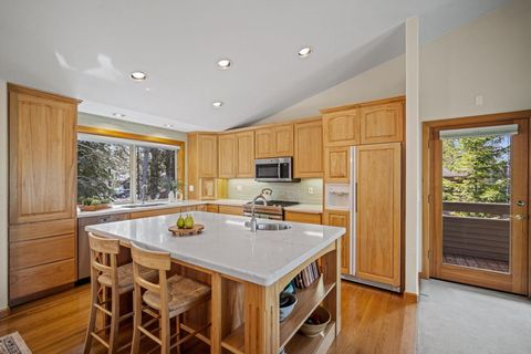 Tiny photo for 17948 Shadow Lane #7, Sunriver, OR 97707 (MLS # 220221638)