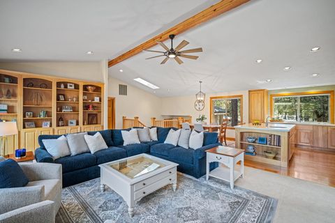 Tiny photo for 17948 Shadow Lane #7, Sunriver, OR 97707 (MLS # 220221638)