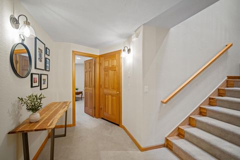 Tiny photo for 17948 Shadow Lane #7, Sunriver, OR 97707 (MLS # 220221638)