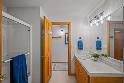 Tiny photo for 17948 Shadow Lane #7, Sunriver, OR 97707 (MLS # 220221638)