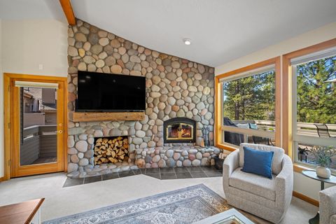 Tiny photo for 17948 Shadow Lane #7, Sunriver, OR 97707 (MLS # 220221638)