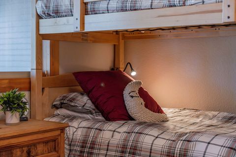 Tiny photo for 17948 Shadow Lane #7, Sunriver, OR 97707 (MLS # 220221638)