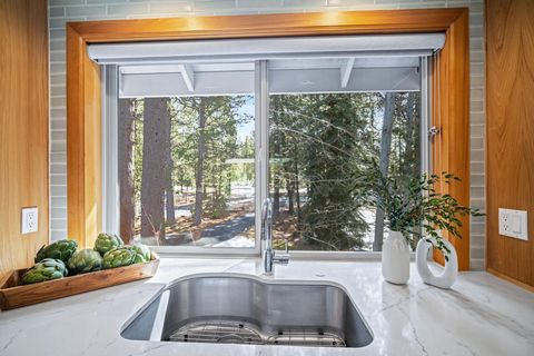 Tiny photo for 17948 Shadow Lane #7, Sunriver, OR 97707 (MLS # 220221638)