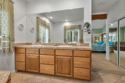 Tiny photo for 14907 Ponderosa Loop, La Pine, OR 97739 (MLS # 220216467)