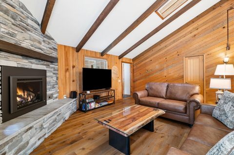 Tiny photo for 56926 E Park Lane #12, Sunriver, OR 97707 (MLS # 220215696)