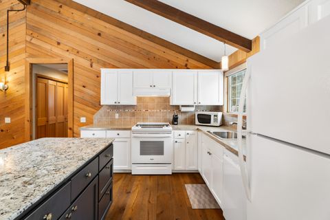 Tiny photo for 56926 E Park Lane #12, Sunriver, OR 97707 (MLS # 220215696)