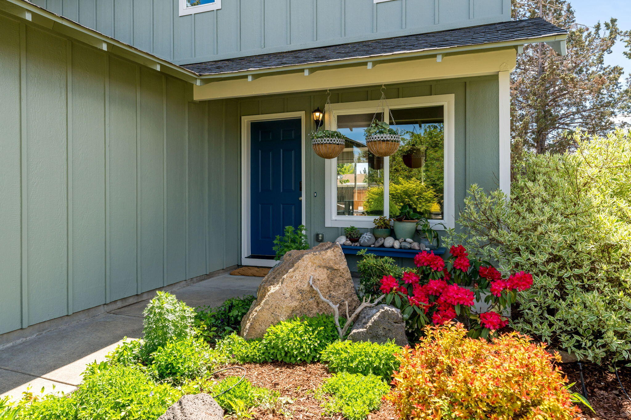 2490 SW Cascade Mountain Avenue
