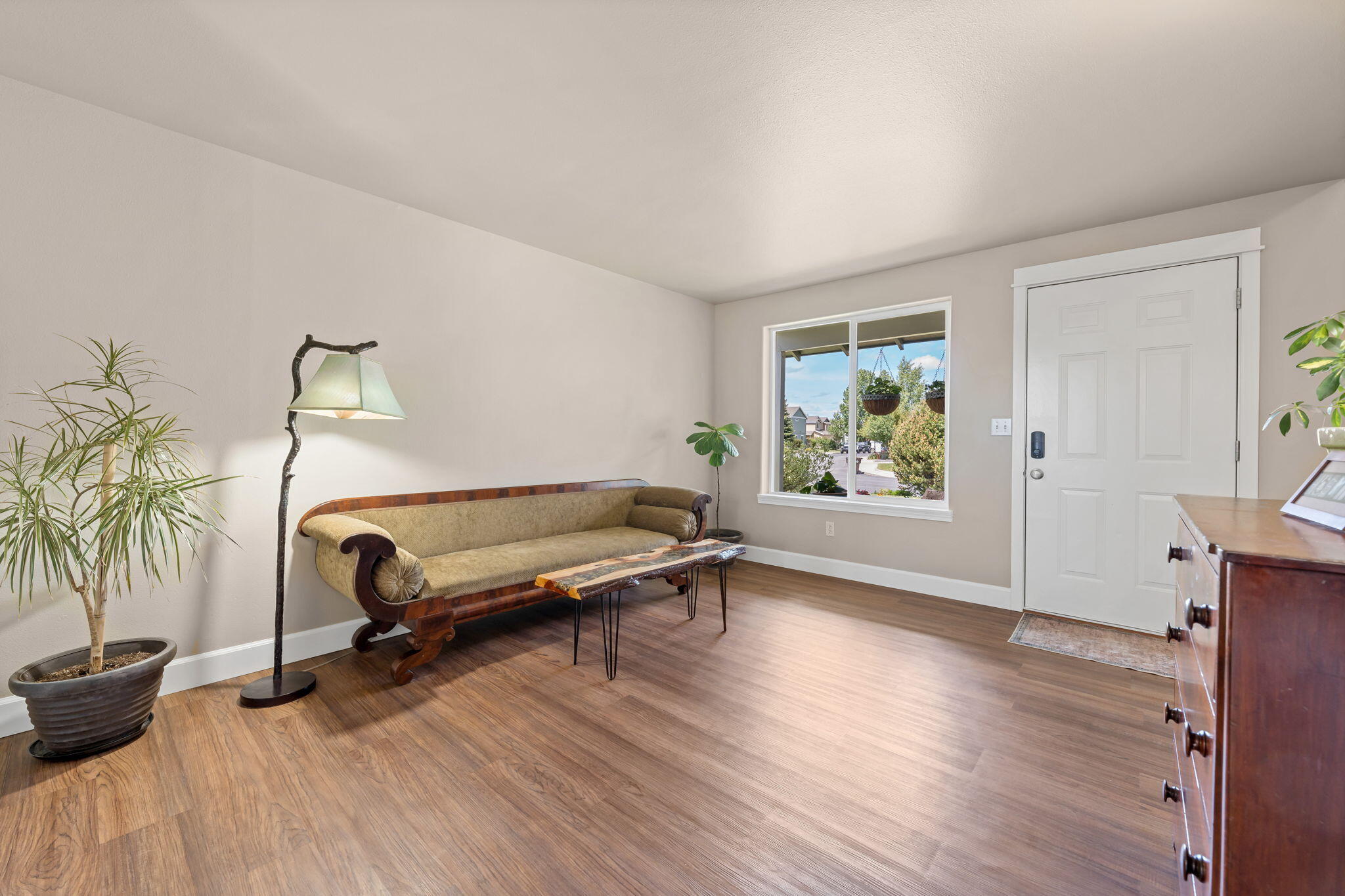 2490 SW Cascade Mountain Avenue