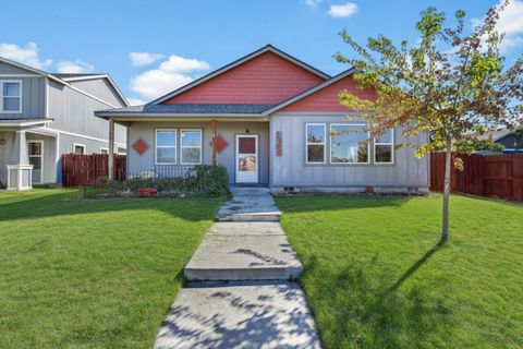 1352 SW 35th Street Redmond OR 97756