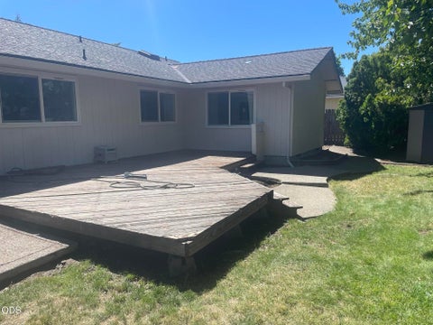 Tiny photo for 1141 N Modoc Avenue, Medford, OR 97504 (MLS # 220222843)