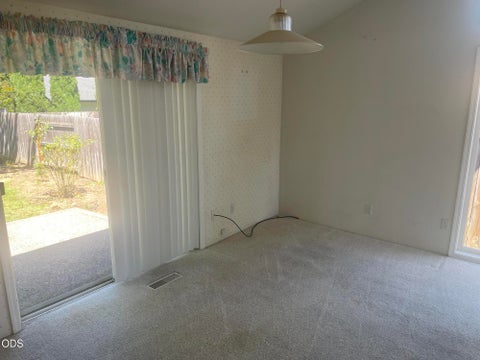 Tiny photo for 1141 N Modoc Avenue, Medford, OR 97504 (MLS # 220222843)