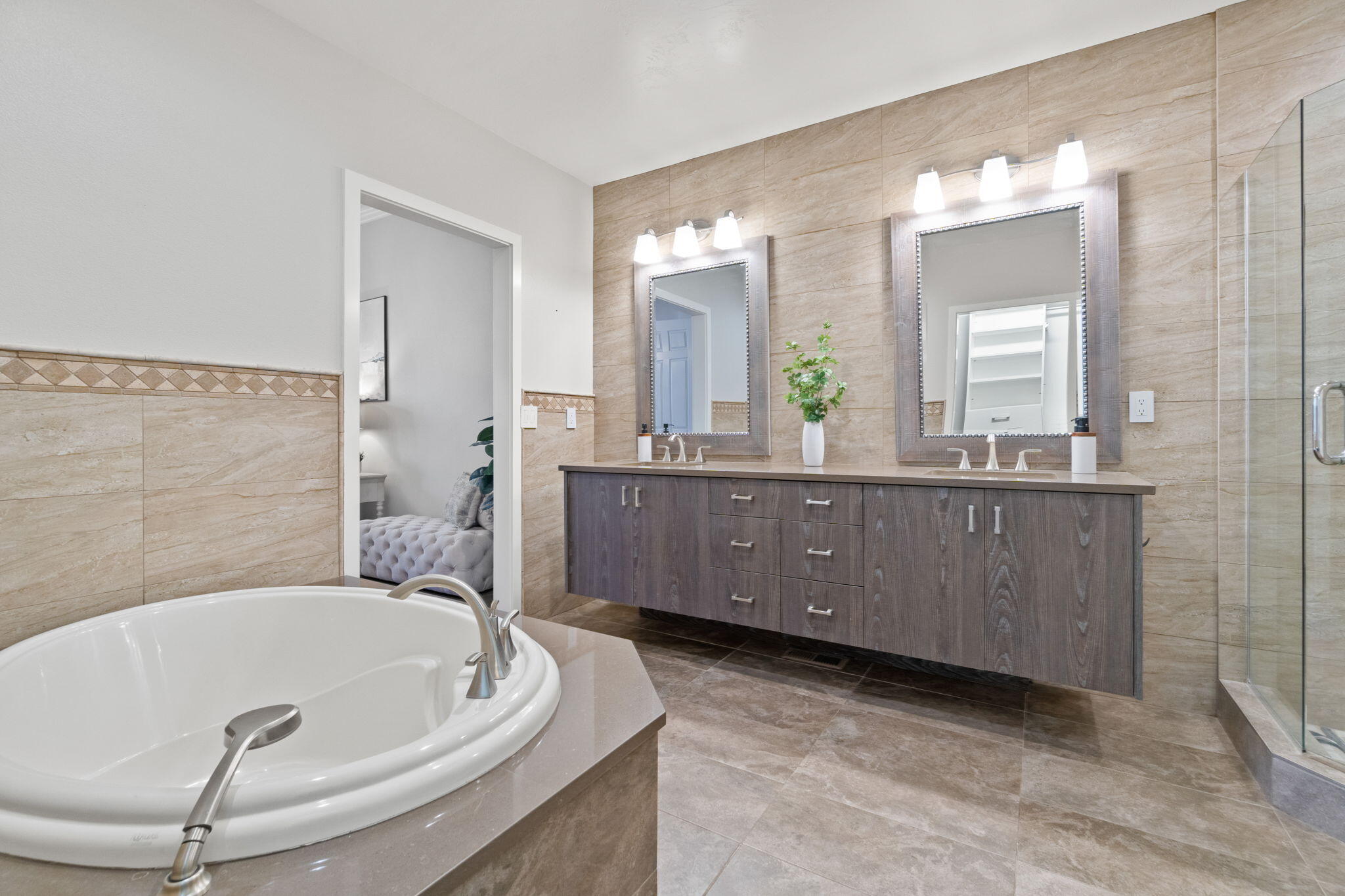 Broken Top - Residential