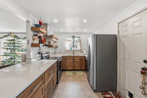 Tiny photo for 1426 Timothy Street, Central Point, OR 97502 (MLS # 220213036)