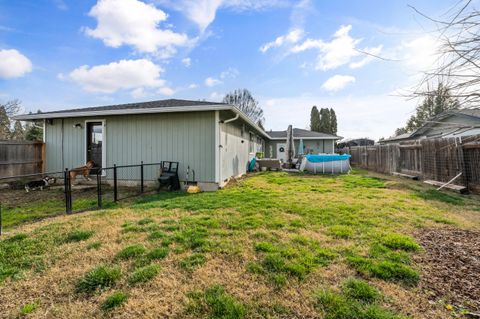 Tiny photo for 1426 Timothy Street, Central Point, OR 97502 (MLS # 220213036)