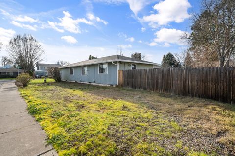 Tiny photo for 1426 Timothy Street, Central Point, OR 97502 (MLS # 220213036)