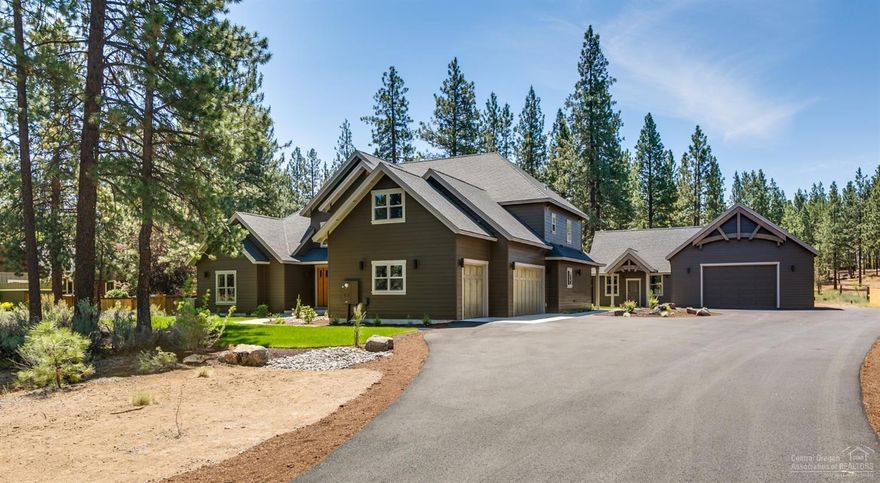 Enjoy luxury living in this well appointed home on 2.5 acres. Create lasting memories cooking in a chefs kitchen on the 48 range! Formal dining, high-end finishes and a touch of class describe this 4 bed 3.5 bath home. Like to entertain? perfect your BBQing skills off the expansive rear patio or relax by the fire. With over 4500 sq ft of living space. 4 car garage and guest quarters...it's too nice to miss!