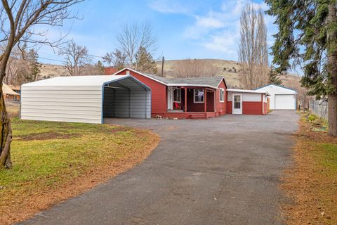 Photo of 2101 Ogden Street, Klamath Falls, OR 97603 (MLS # 220213588)