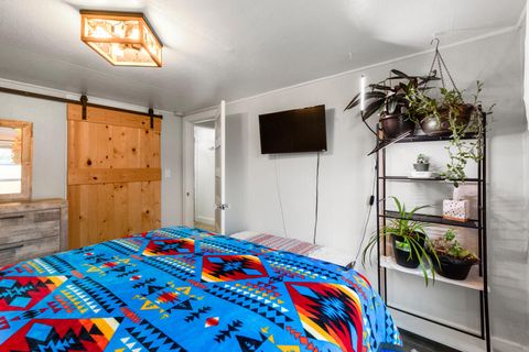 Tiny photo for 2101 Ogden Street, Klamath Falls, OR 97603 (MLS # 220213588)