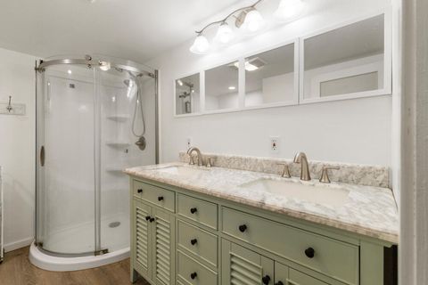 Tiny photo for 2101 Ogden Street, Klamath Falls, OR 97603 (MLS # 220213588)